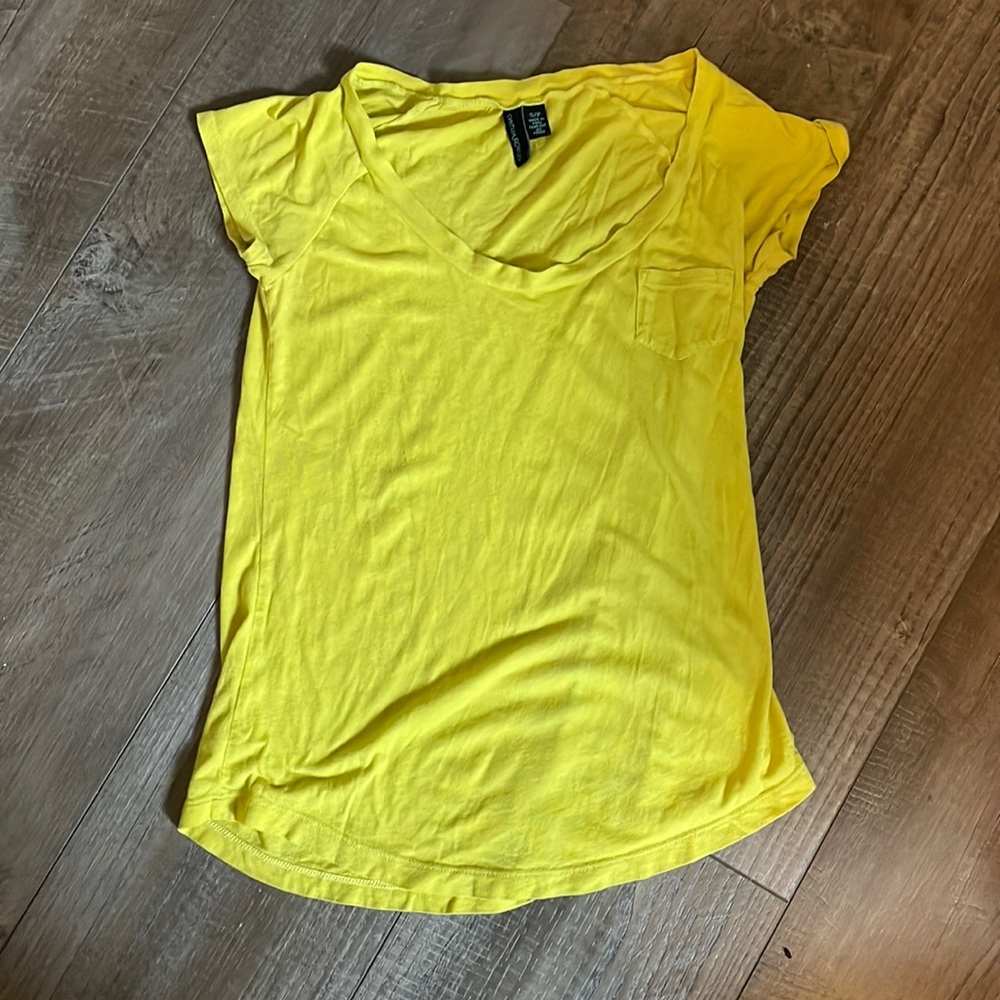 Cynthia Rowley Scoop Neck Tee with Pocket